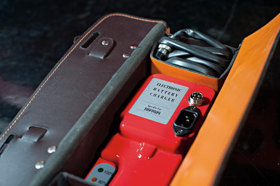  Ferrari F40 Red 1991 года  (фото 4 из 26)